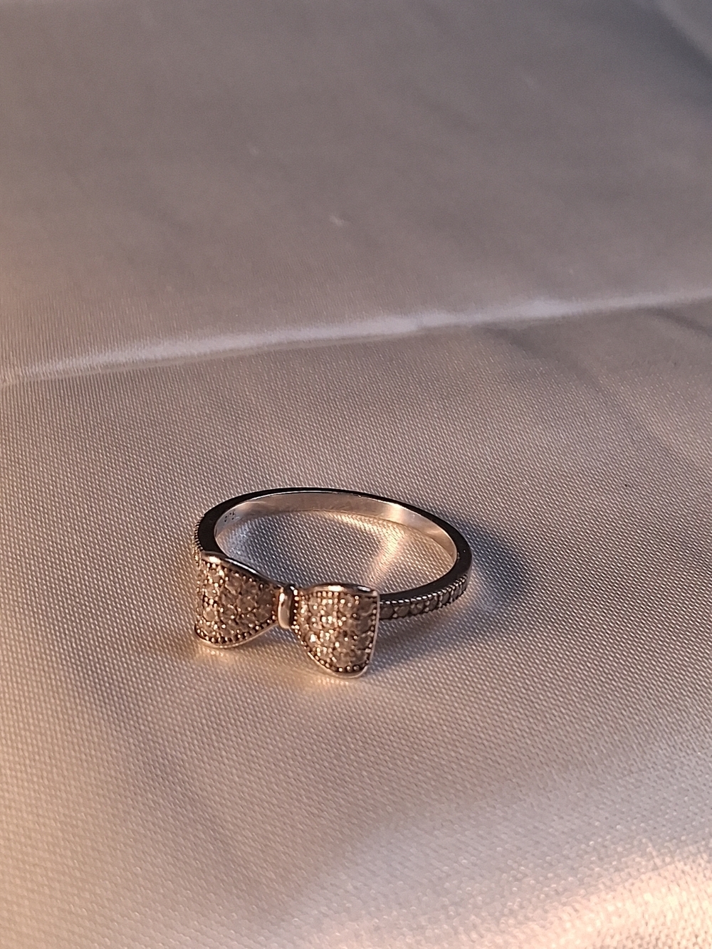 P4. 925 Sterling Silver Girlie Ribbon Bow Ring Fashionista Y2k, Stamped Size 8 - Picture 5 of 9